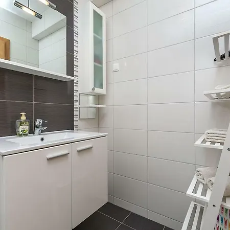 Apartment Neno Makarska