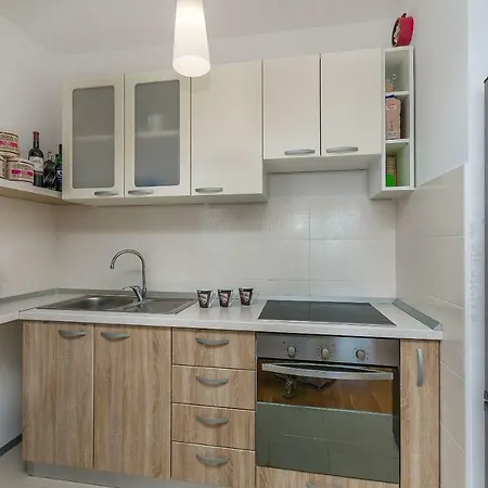 Apartment Neno Makarska