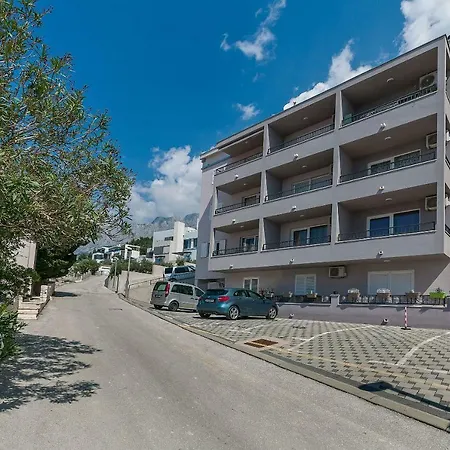 Apartment Neno *